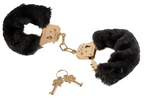 Flauschige schwarze Handschellen mit goldfarbenen Schloss und zwei Schlüsseln