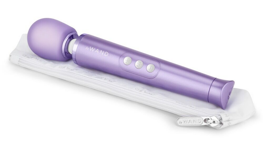 leWand Petite Vibrationsmassagegerät, lila, zusammen mit Tragetasche