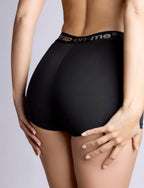 Schwarzer strap-on-me Harness-Shorty mit breitem Bund und Öffnung vorne